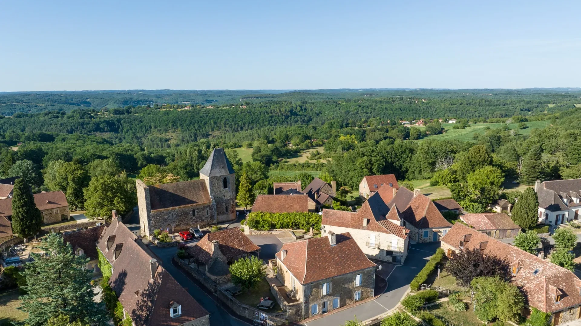 Dorf Audrix vom Himmel aus gesehen ©Instapades OT Lascaux Dordogne