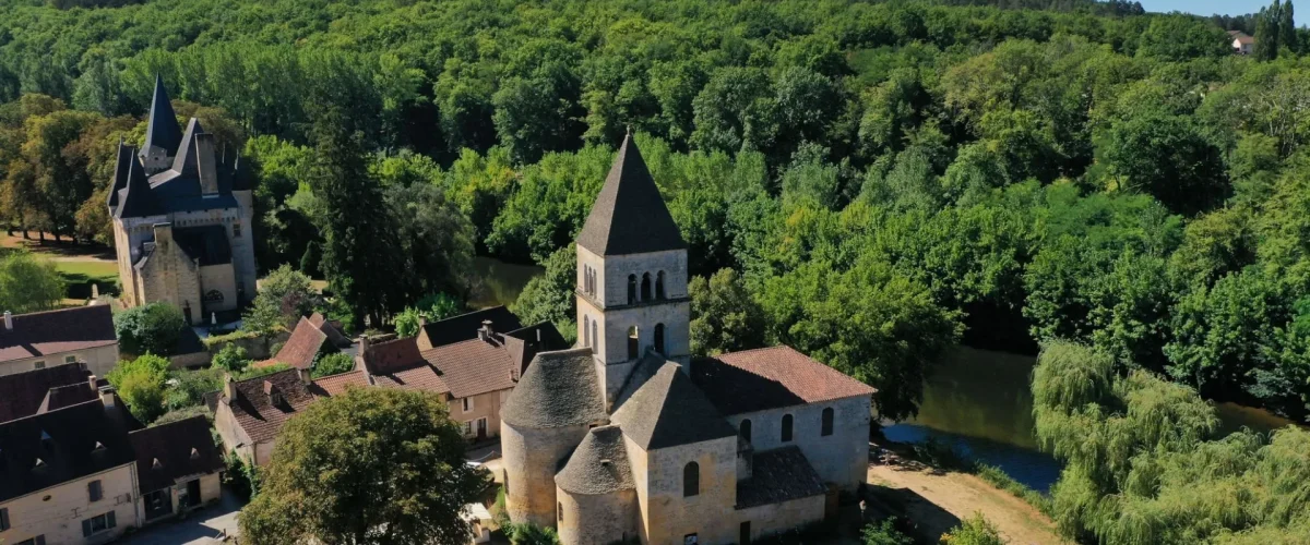 Saint Léon sur Vézère - Kerk van de Périgord