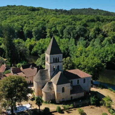 Saint Léon sur Vézère - Church of Périgord