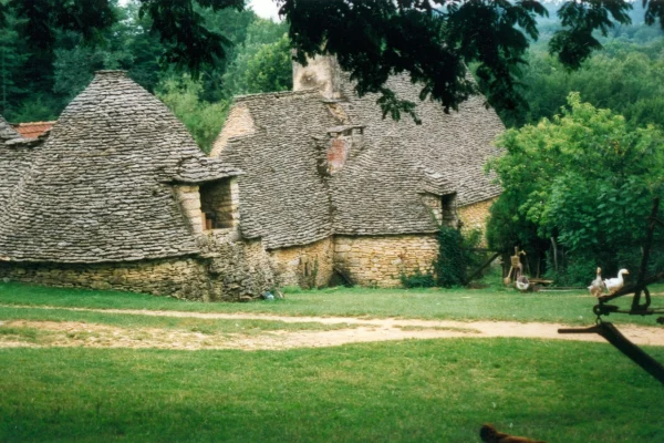 Breuil-Hütten - Dordogne-Trockenmauer